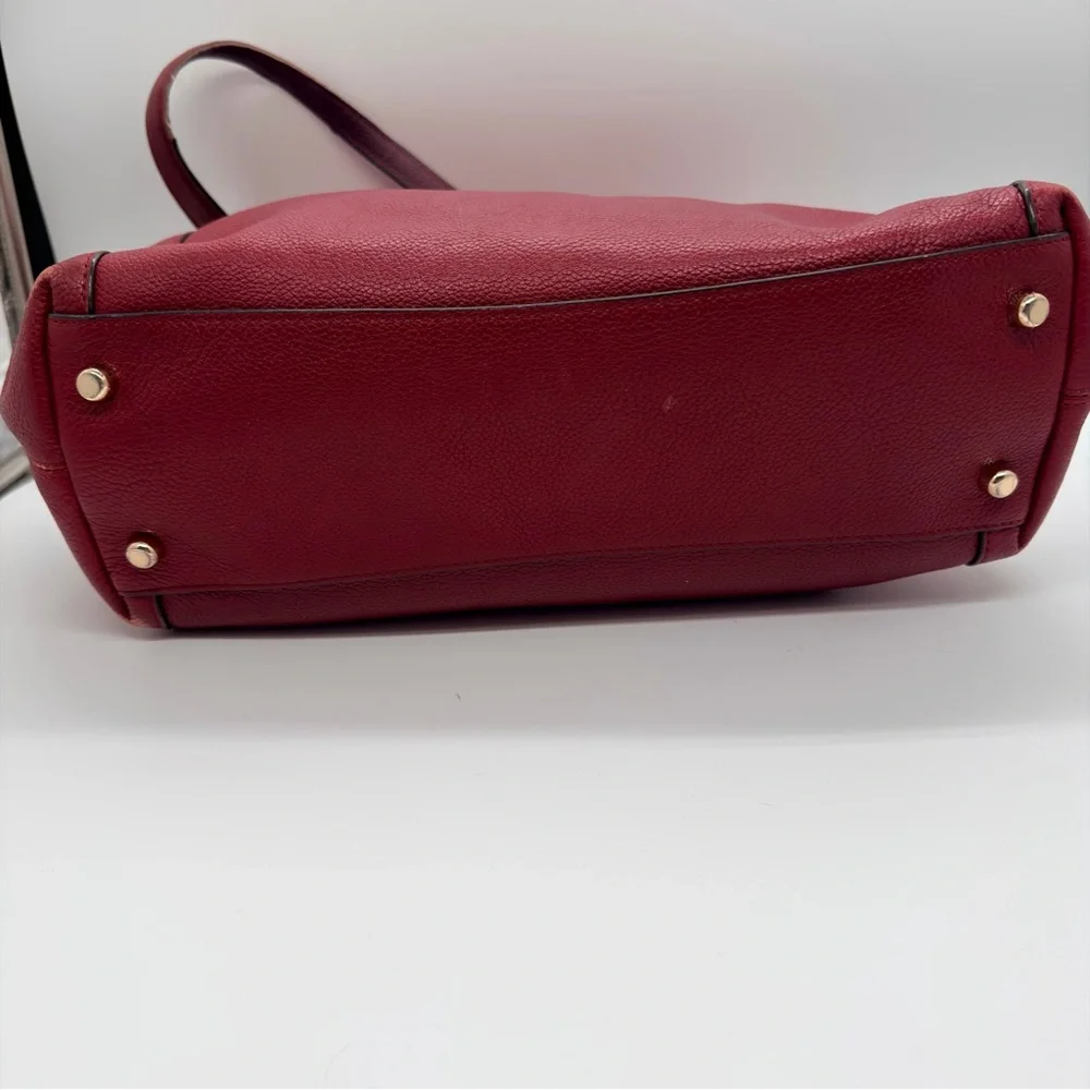 Coach Burgundy pebble Leather Hobo shoulder bag 10x12 gold‎ tone hardware.